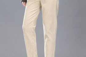 米白色裤子配什么颜色上衣 审美观也很重要