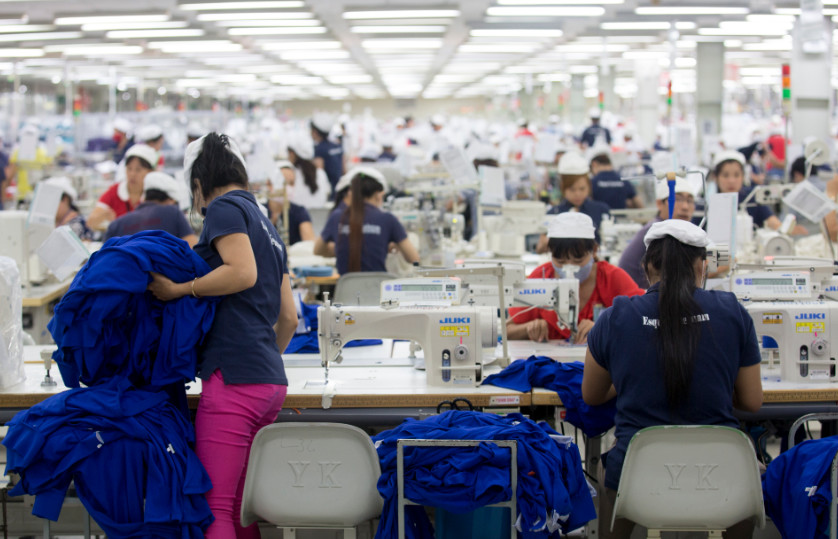 4、10个人的服装加工厂年利润:一个十来个人的服装加工厂一个月能挣多少利润