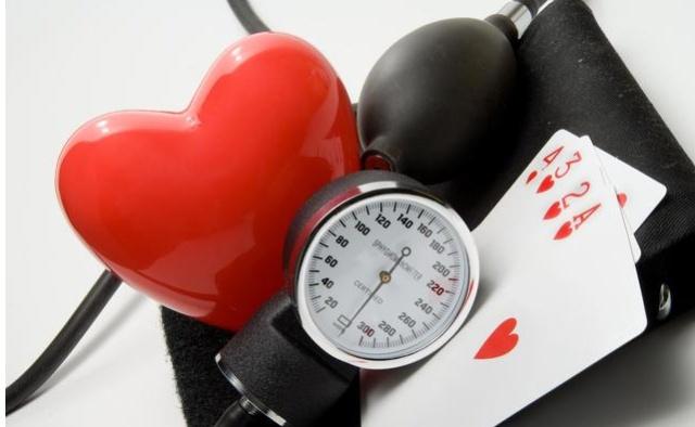 低压100高压140严重吗 临界高血压运动和饮食都要注意了