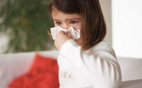 宝宝治鼻塞一分钟速效办法 鼻塞有时候可能就是感冒的前兆