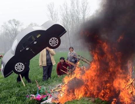 五期三十五亡人正受苦的说法吗 在中国有回家祭祖的风俗