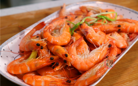 煮虾是冷水下锅还是开水下锅 虾适宜的温度是冷水的温度