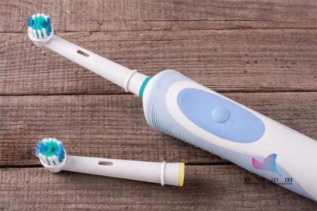 医生为什么不建议用电动牙刷 婴幼儿使用电动牙刷危害更大