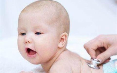 宝宝流清鼻涕咳嗽是寒症还是热症 治疗方法是有所不同的