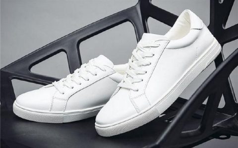 如何把白鞋刷白最简便的方法 一双白鞋就是这样刷出来的